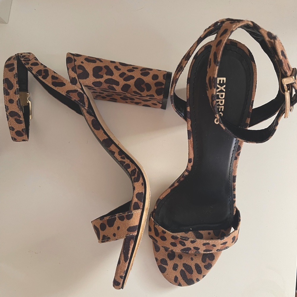 Express block heels